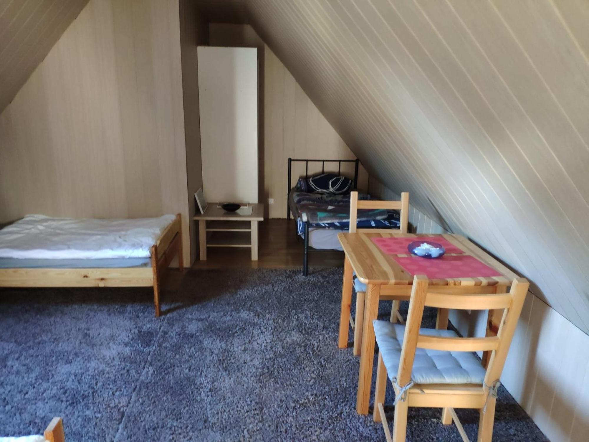 Apartament Mit 123qm Fuer 8 Personen Mit Sehr Grossem Garten, Einfache Innen-ausstattung