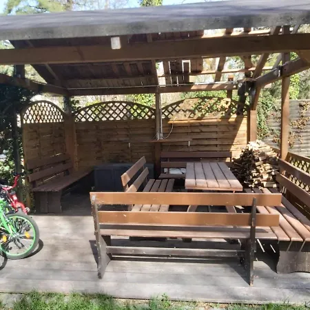 Ferienwohnung mit 123qm für 8 Personen mit sehr großem Garten, einfache Innen-Ausstattung Leipzig Exterior foto