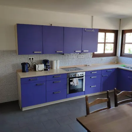 Ferienwohnung mit 123qm für 8 Personen mit sehr großem Garten, einfache Innen-Ausstattung Leipzig Exterior foto