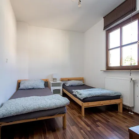 Ferienwohnung Mit 123Qm Fuer 8 Personen Mit Sehr Grossem Garten, Einfache Innen-Ausstattung Лейпциг Экстерьер фото