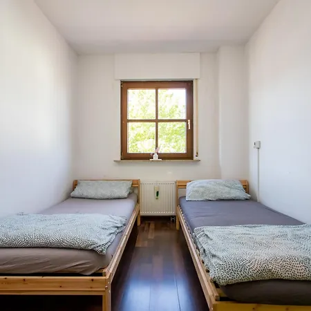 Ferienwohnung Mit 123Qm Fuer 8 Personen Mit Sehr Grossem Garten, Einfache Innen-Ausstattung Лейпциг Экстерьер фото