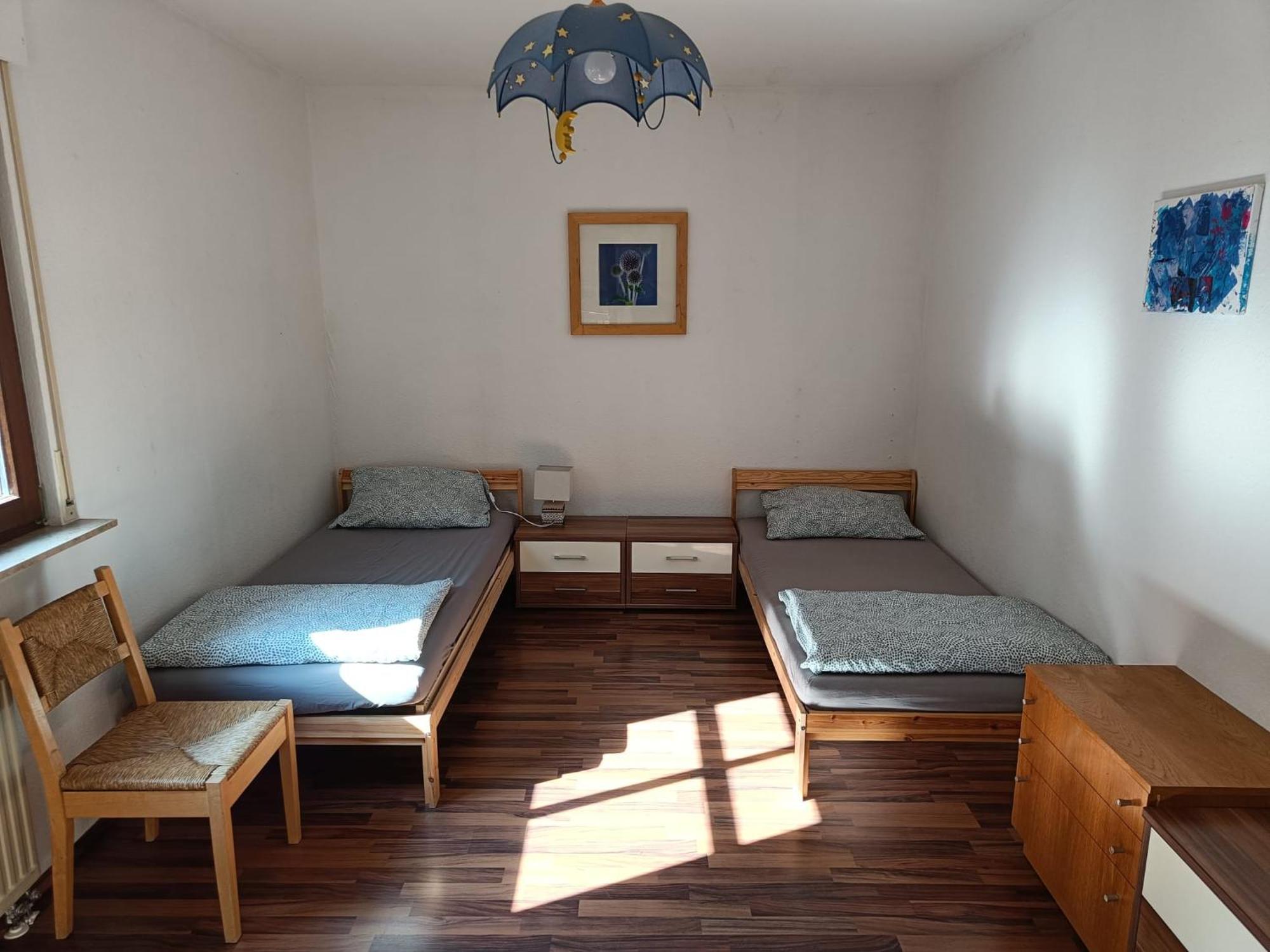 Mit 123qm Für 8 Personen Mit Sehr Großem Garten, Einfache Innen-ausstattung Apartment Leipzig