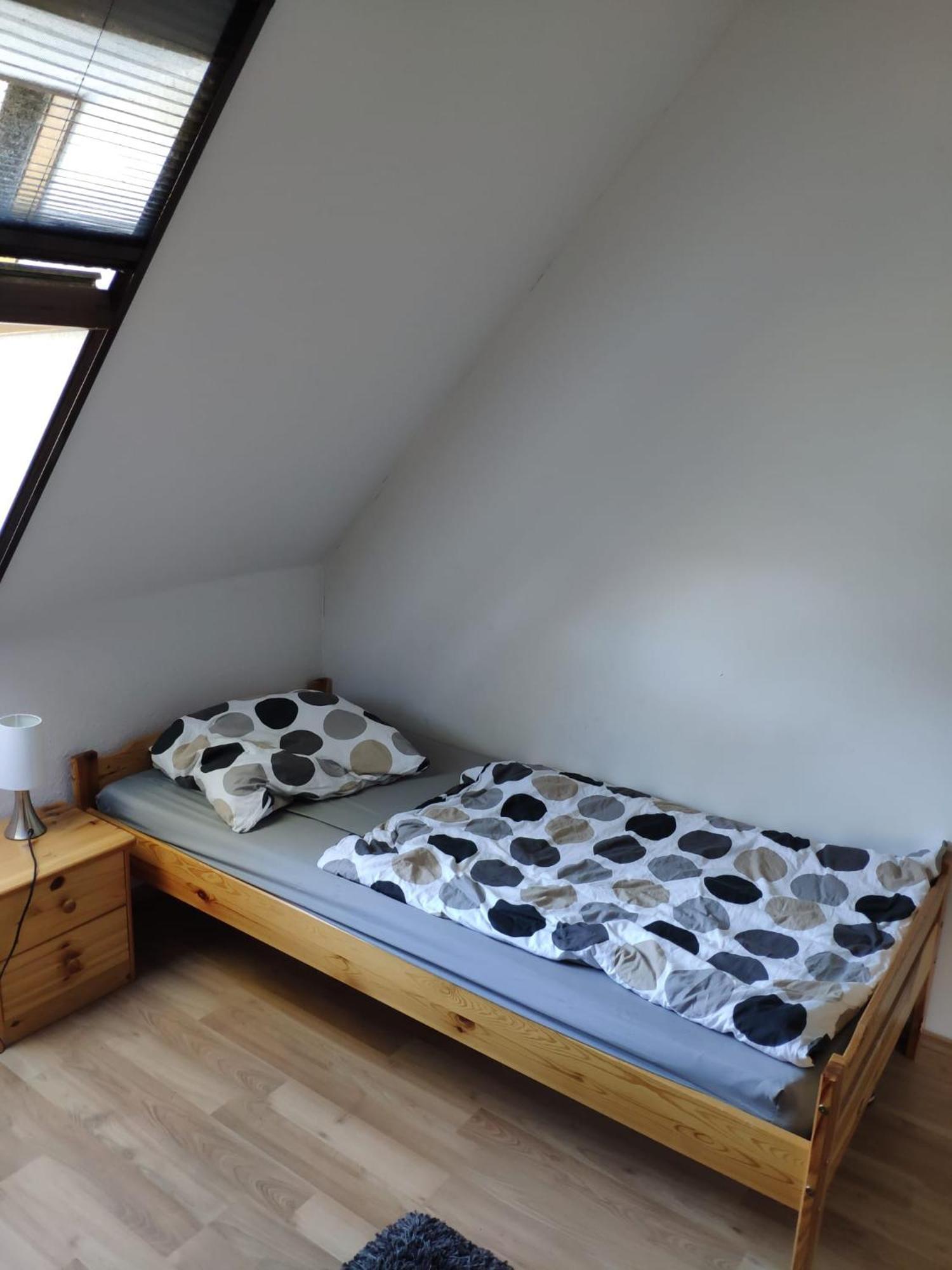 Mit 123qm Für 8 Personen Mit Sehr Großem Garten, Einfache Innen-ausstattung Apartamento
